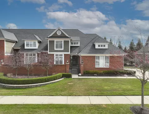 3926 Appaloosa Dr, Troy, MI 48084