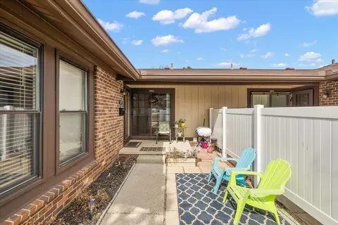 2855 Roundtree Dr Apt 104 L Dr #BLDG 26, Troy, MI 48083