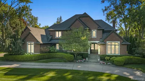 6155 Westmoor Rd, Bloomfield Hills, MI 48301