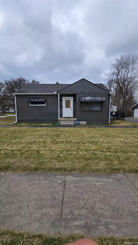 1412 S Ballenger Hwy, Flint, MI 48532