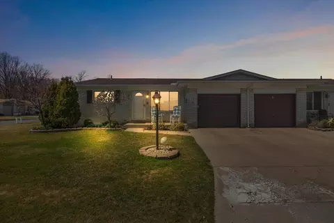 47445 Lizabeth Dr, Chesterfield, MI 48047