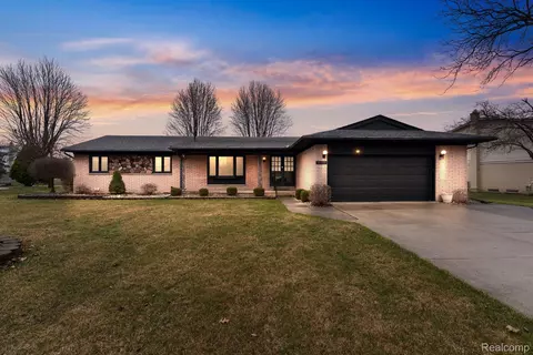 35170 Kesler St, Clinton Township, MI 48035
