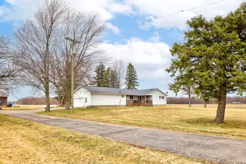 8900 Bray Rd, Arbela, MI 48768