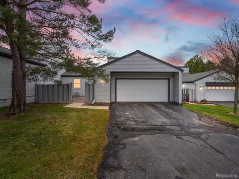 2860 Monte Vis, Genoa, MI 48114