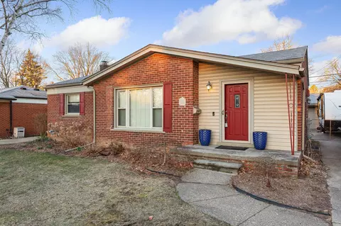 22959 Warner St, Farmington, MI 48336