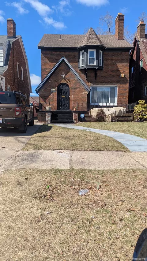 19205 Woodingham Dr, Detroit, MI 48221