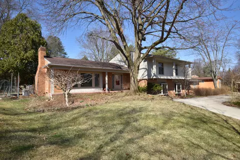 28107 New Bedford Dr, Farmington Hills, MI 48334