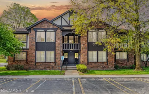 29177 Wellington #51, Southfield, MI 48034
