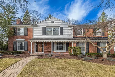 2688 Amberly Rd, Bloomfield Hills, MI 48301