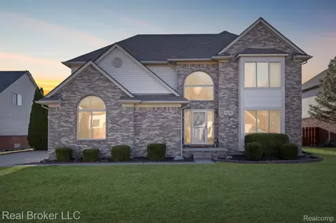 52391 Walnut Dr, Chesterfield, MI 48047