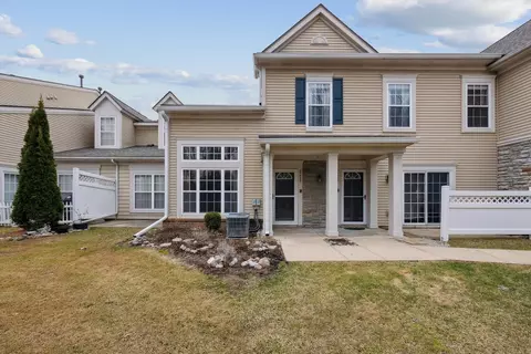 25820 Maritime Cir S, Harrison, MI 48045
