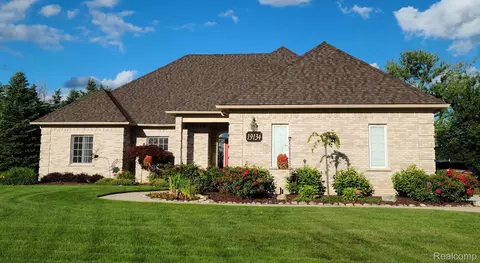 19134 Levan Ct, Livonia, MI 48152