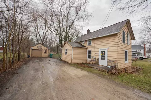 8908 Augusta St, Augusta, MI 48191