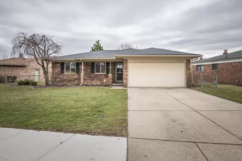 39102 Faith Dr, Sterling Heights, MI 48310