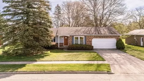 6132 Horizon Dr, Meridian, MI 48823