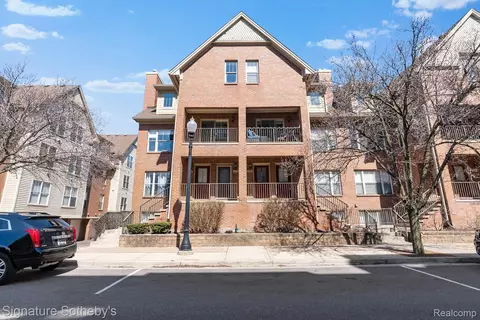 170 Tiffany Ln, Royal Oak, MI 48067