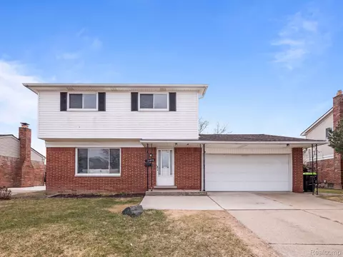 30406 Westmore Dr, Madison Heights, MI 48071
