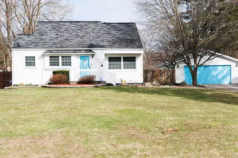 2401 Eugene St, Burton, MI 48519
