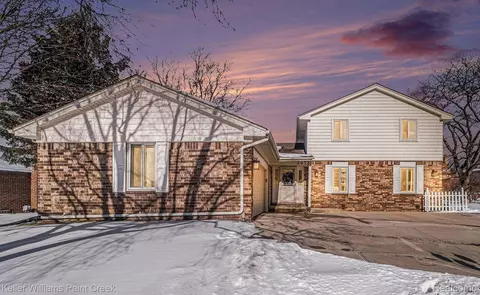 2472 Gemini Dr, Orion, MI 48360