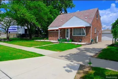 31284 Share St, Saint Clair Shores, MI 48082