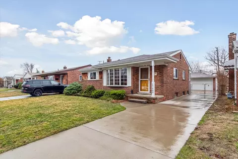 17480 Ray St, Riverview, MI 48193