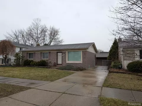 29911 Willow Pointe Dr, Roseville, MI 48066
