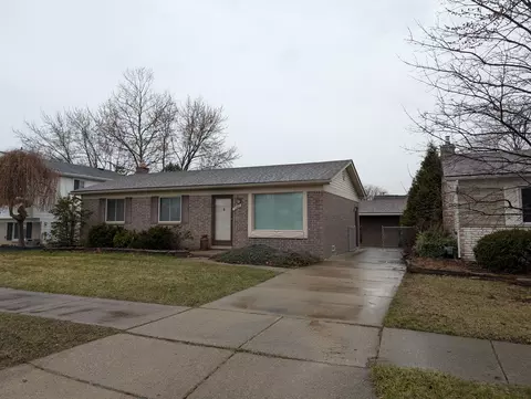 29911 Willow Pointe Dr, Roseville, MI 48066