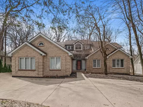 7111 Elder Crt Ct S, West Bloomfield, MI 48324