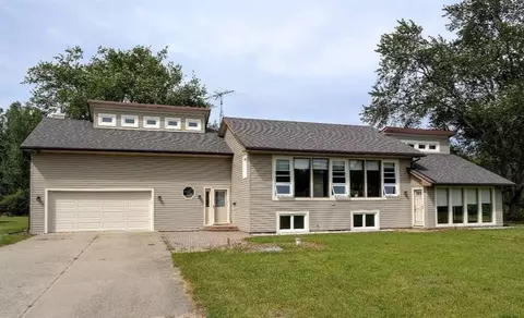 9240 James Richard Dr, Goodrich, MI 48438
