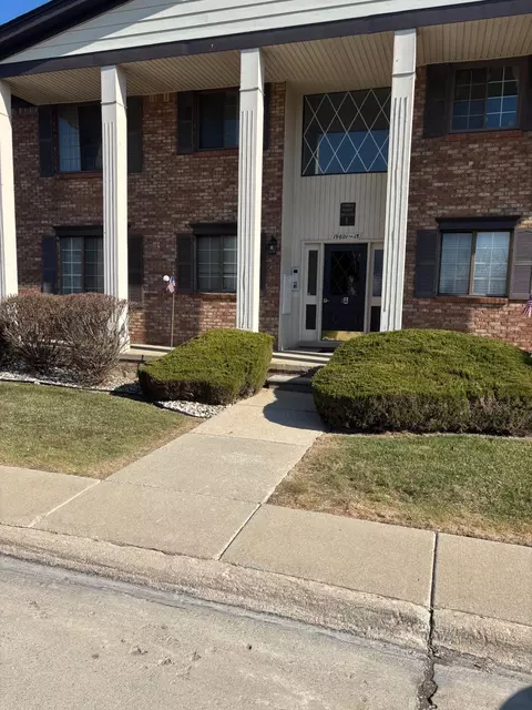 19619 Ridgemont St 10 1 St #10, Saint Clair Shores, MI 48080