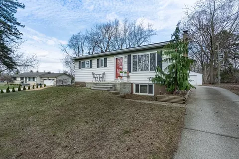 2839 Avalon Rd, Rochester Hills, MI 48309