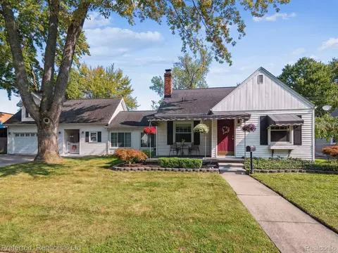 21715 California St, Saint Clair Shores, MI 48080