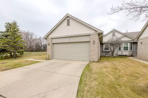 4021 Richfield Dr, Sterling Heights, MI 48314