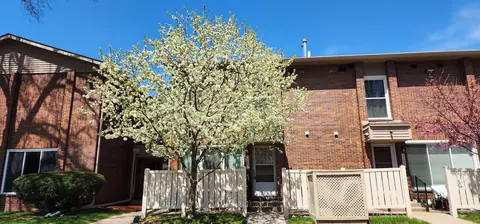 32657 Five Mile Rd, Livonia, MI 48154