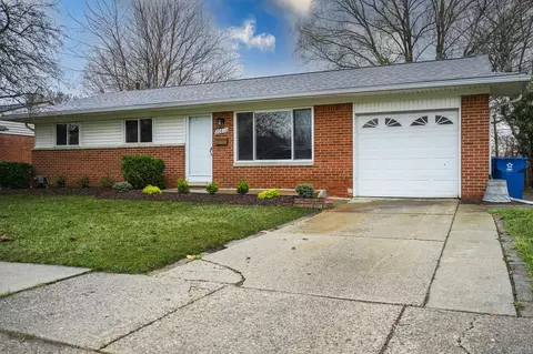20817 Marvindale St, Clinton Township, MI 48035