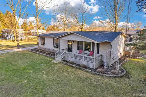 6572 Wellman Line Rd, Worth, MI 48422