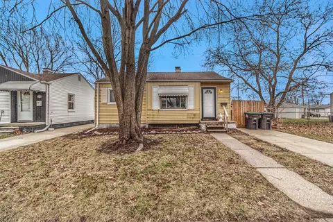 6773 Cornell St, Taylor, MI 48180