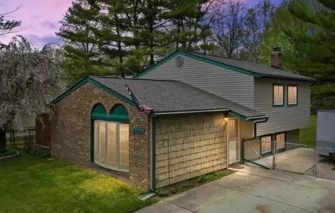5844 Big Pine Dr, Ypsilanti, MI 48197
