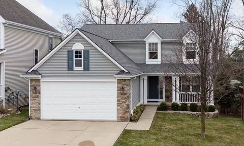 178 Turnberry Crt Ct, Milford, MI 48381