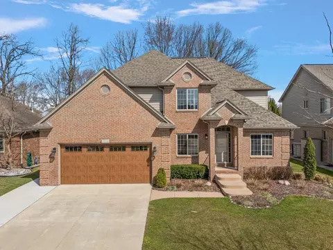 35131 Newport Dr, New Baltimore, MI 48047