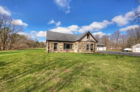 8195 Hickory Ridge Rd, Rose, MI 48442