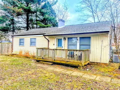 37856 Emery St, Clinton Township, MI 48036
