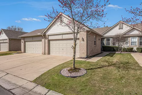 4049 Richfield Dr, Sterling Heights, MI 48314