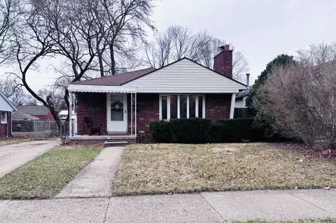 23116 Beechwood Ave, Eastpointe, MI 48021