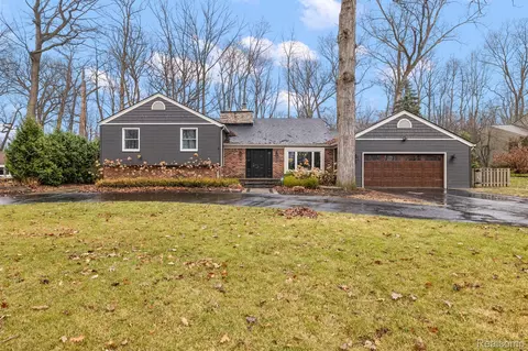 555 Kendry, Bloomfield Hills, MI 48302