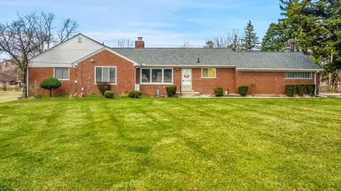 17747 N Nunneley Rd, Clinton Township, MI 48036