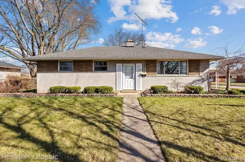 31608 Stellwagen St, Wayne, MI 48184