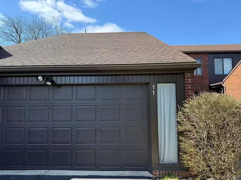 11 Kimberly Ln #54, Dearborn, MI 48120