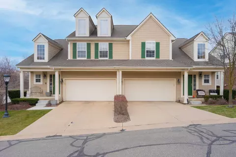731 E Bluff Crt Ct, Rochester Hills, MI 48307