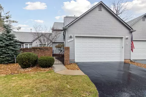 23083 Farmington Rd, Farmington, MI 48336